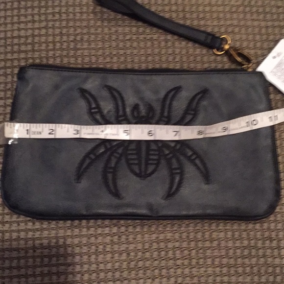 Deena & Ozzy gray clutch bag - Picture 6 of 7